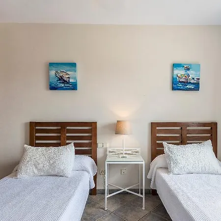 Puerto Rubicon Willa *